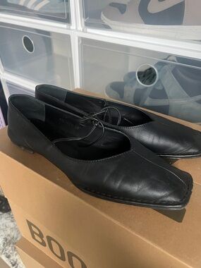 Alohas black Square-Toe Lace Ballet Flats